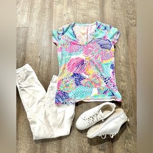 Lilly Pulitzer. T Shirt. Cotton EUC. Size Small. Coral Print